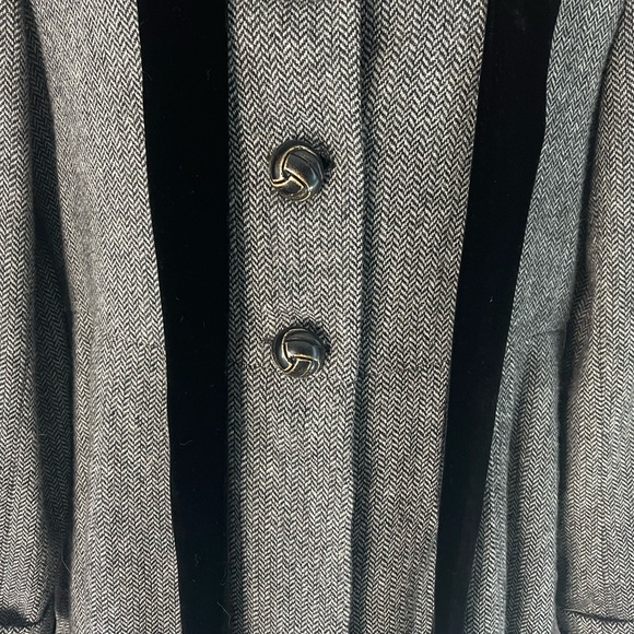Rina Zin Elegant Herringbone Wool Coat w Peter Pan Collar Black Velvet Tie Sz S - Picture 3 of 14